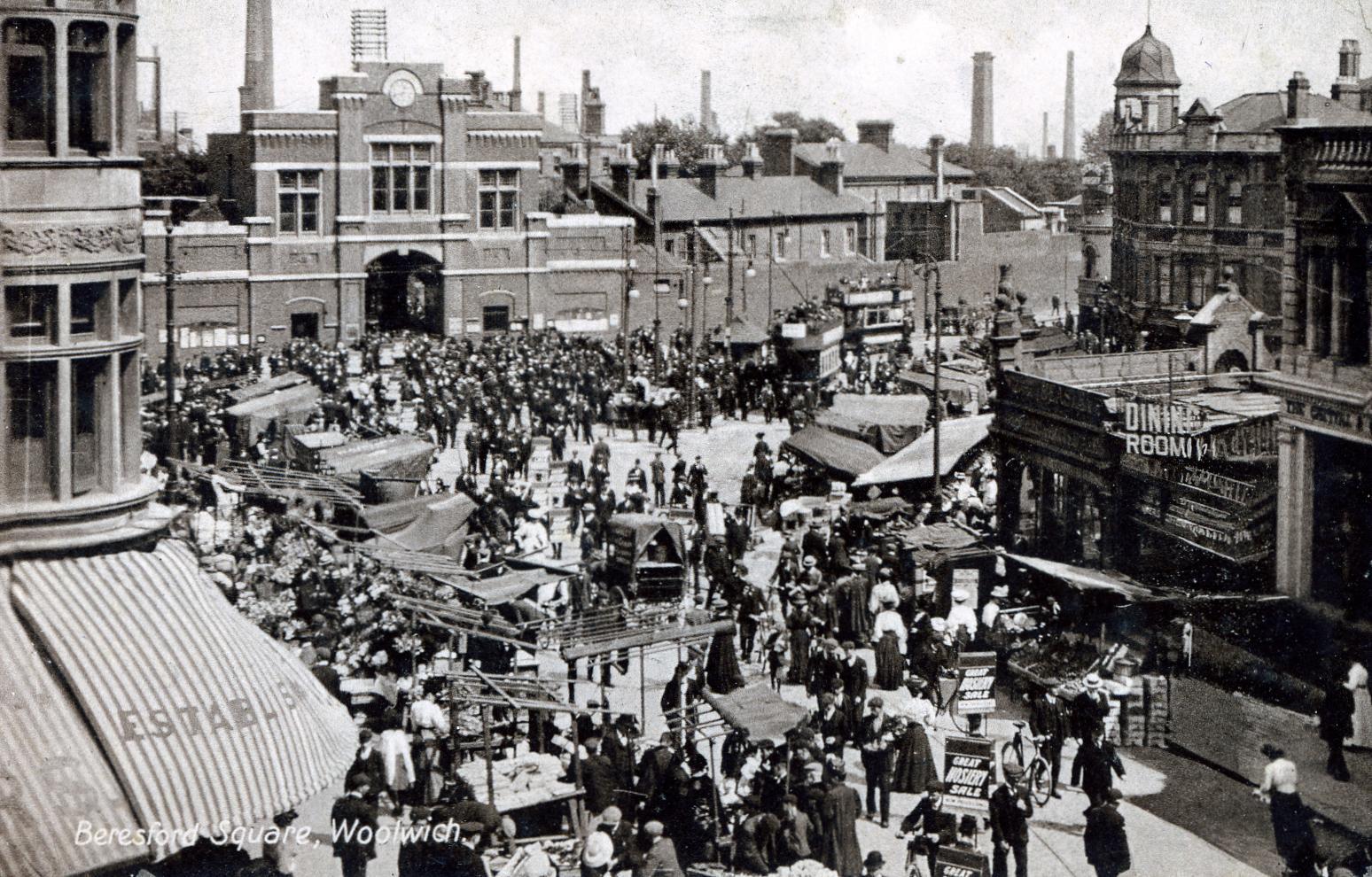 Beresford Square in 1915